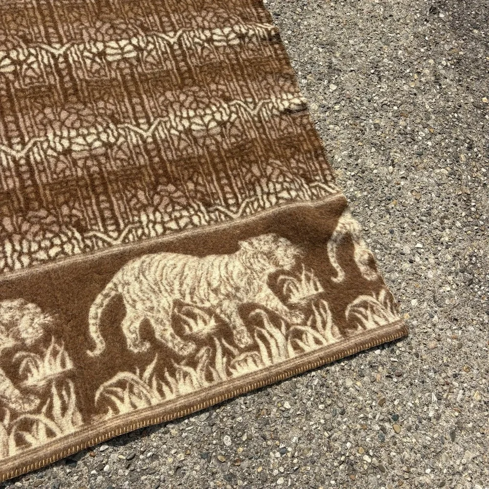 Vintage Peruvian Alpaca Wool Tigers Lama Blanket 70